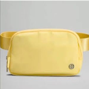 LULULEMON 1L EVERYWHERE BELT BAG IN UTILITY YELLOW